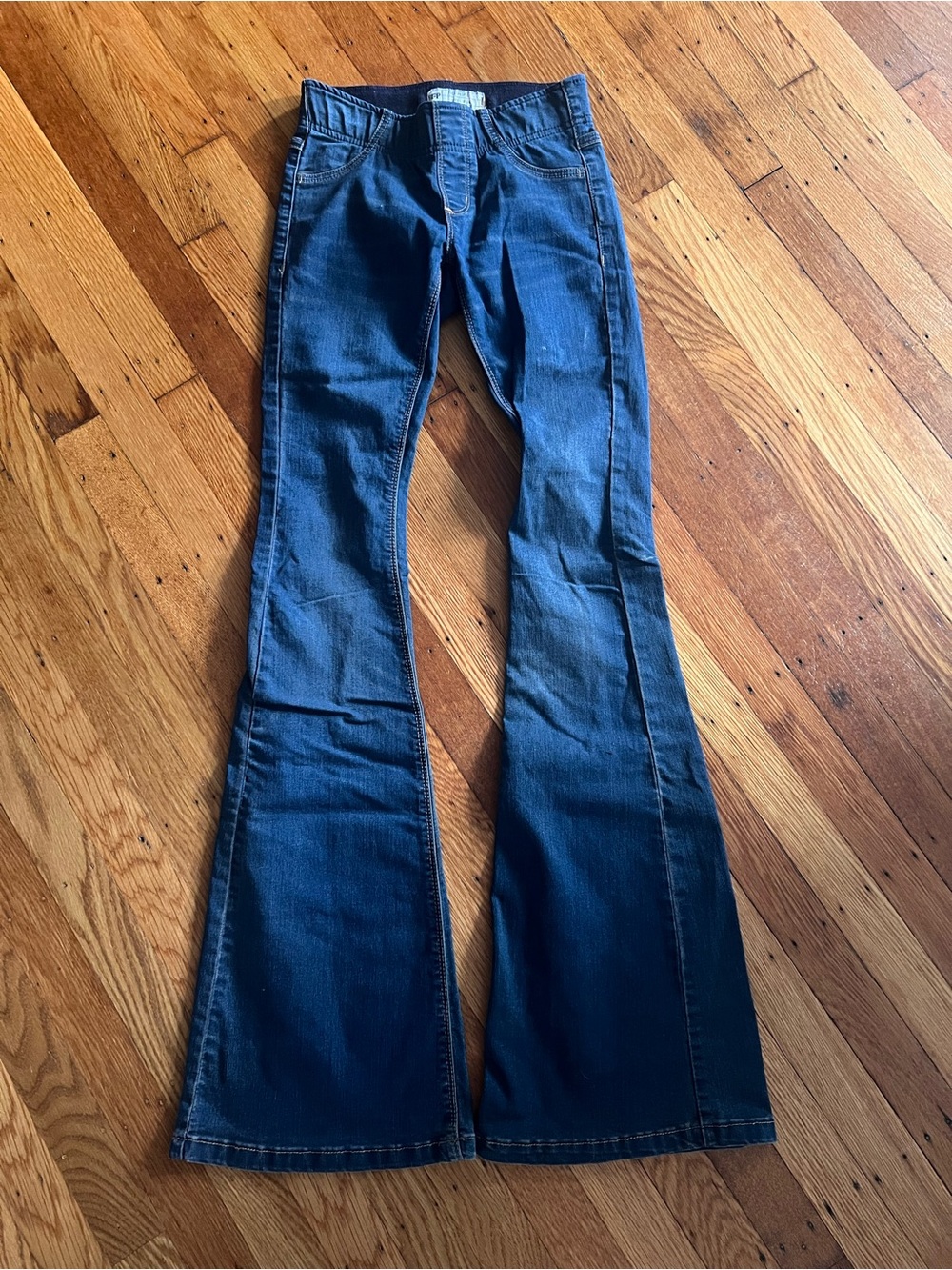 Free People We The Free Penny Pull-On Flare Jeans Size 24 Dark Wash